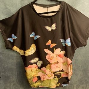 NWOT Striking Artistic Floral Blouse XL